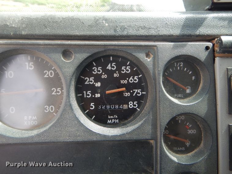 image for item GP9028 1996 Freightliner FL70 refuse truck