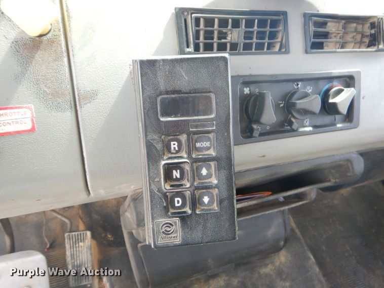 image for item GP9028 1996 Freightliner FL70 refuse truck