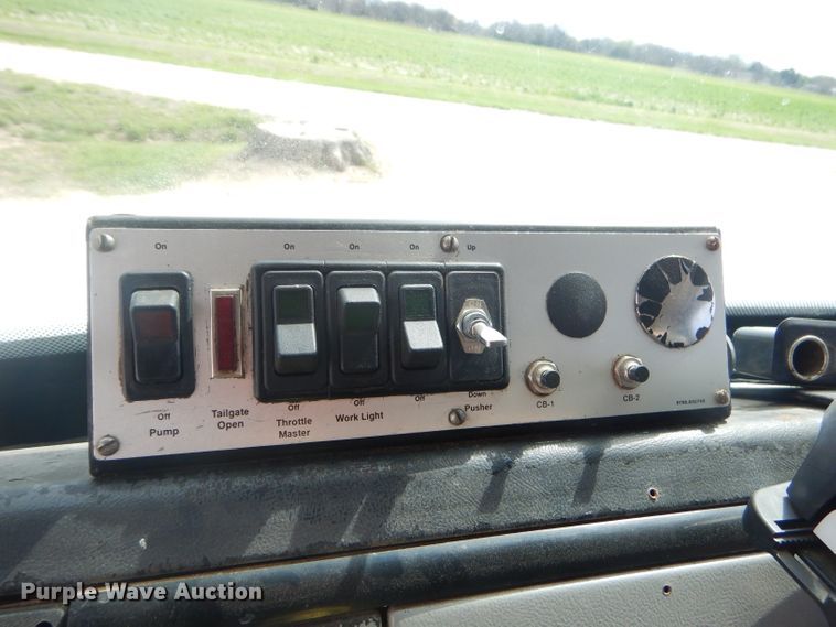 image for item GP9028 1996 Freightliner FL70 refuse truck