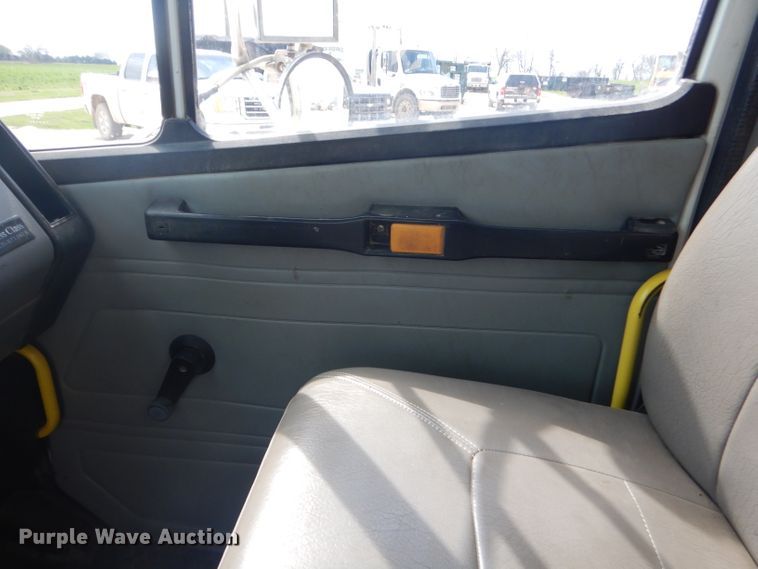 image for item GP9028 1996 Freightliner FL70 refuse truck