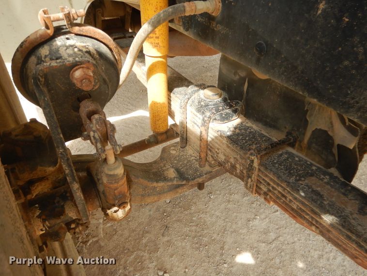 image for item GP9028 1996 Freightliner FL70 refuse truck