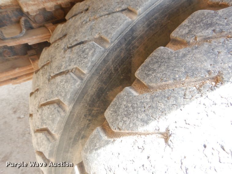 image for item GP9028 1996 Freightliner FL70 refuse truck