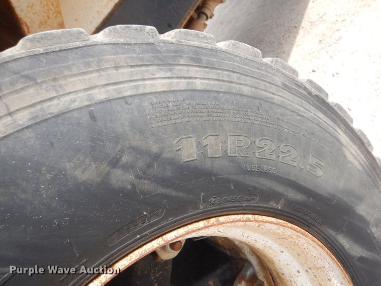 image for item GP9028 1996 Freightliner FL70 refuse truck