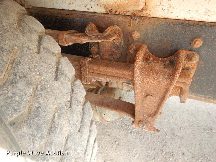 image for item GP9028 1996 Freightliner FL70 refuse truck