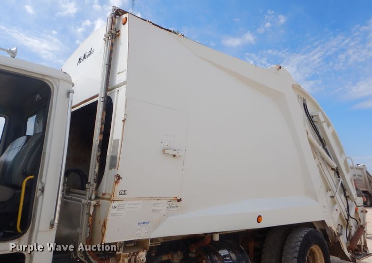 image for item GP9028 1996 Freightliner FL70 refuse truck