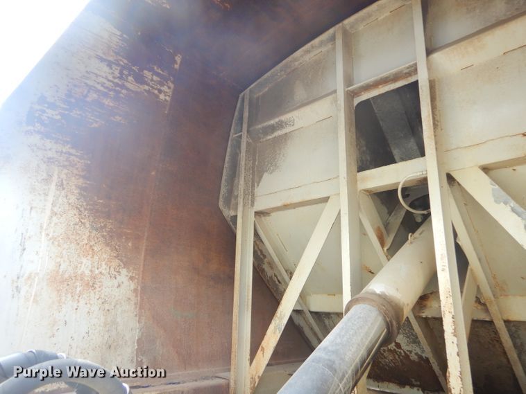 image for item GP9028 1996 Freightliner FL70 refuse truck