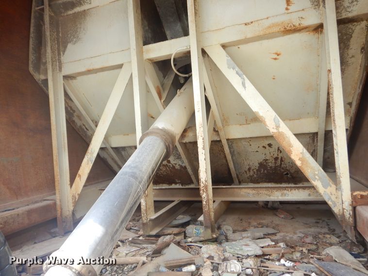 image for item GP9028 1996 Freightliner FL70 refuse truck