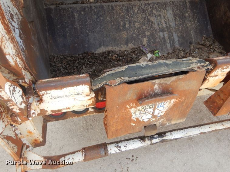 image for item GP9028 1996 Freightliner FL70 refuse truck