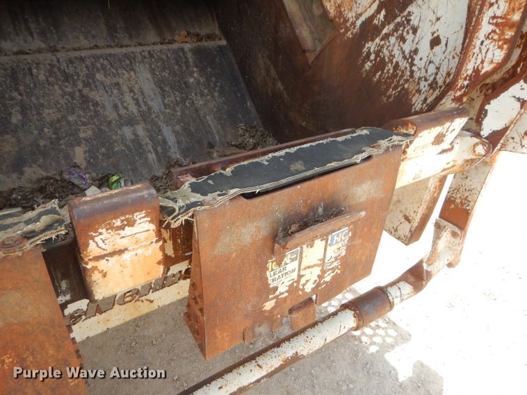 image for item GP9028 1996 Freightliner FL70 refuse truck