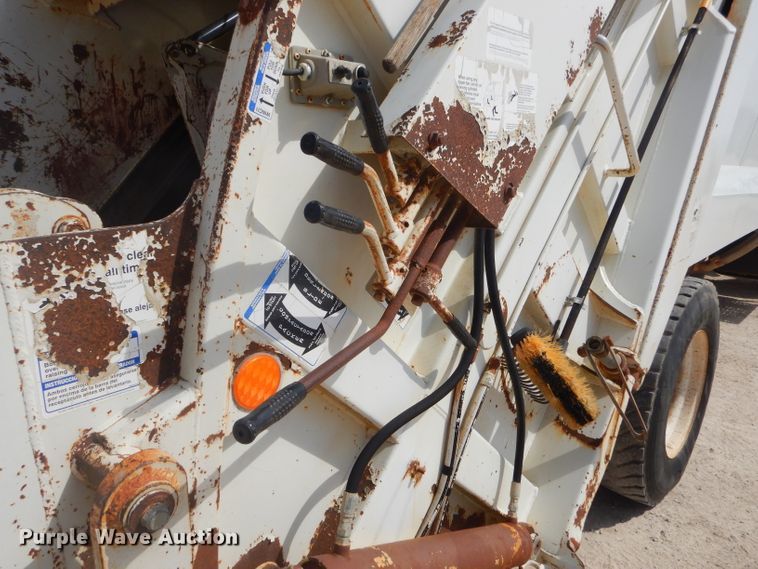 image for item GP9028 1996 Freightliner FL70 refuse truck