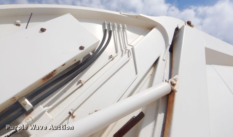 image for item GP9028 1996 Freightliner FL70 refuse truck