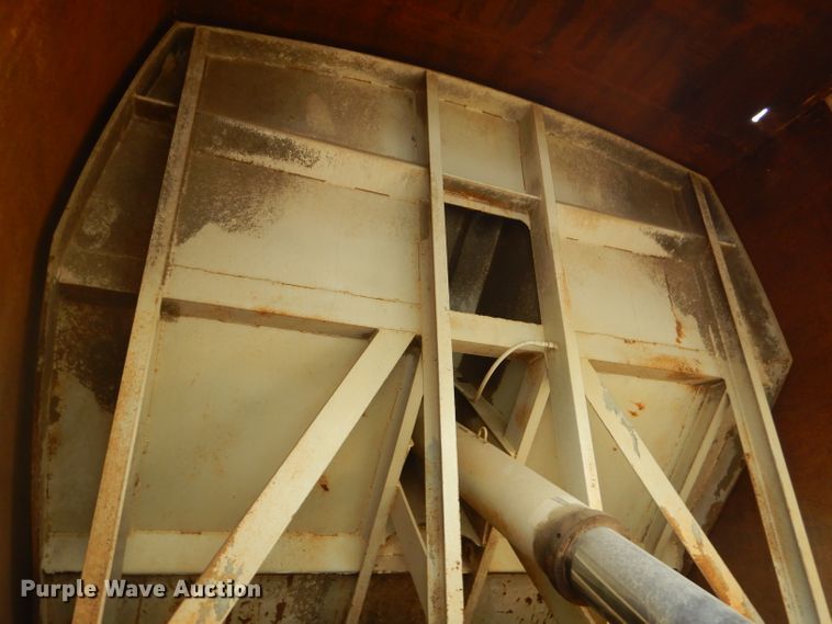 image for item GP9028 1996 Freightliner FL70 refuse truck