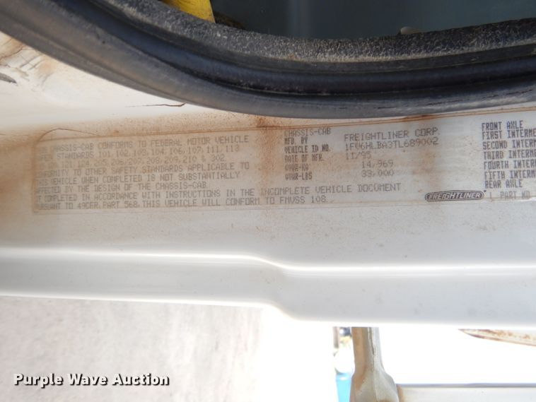 image for item GP9028 1996 Freightliner FL70 refuse truck