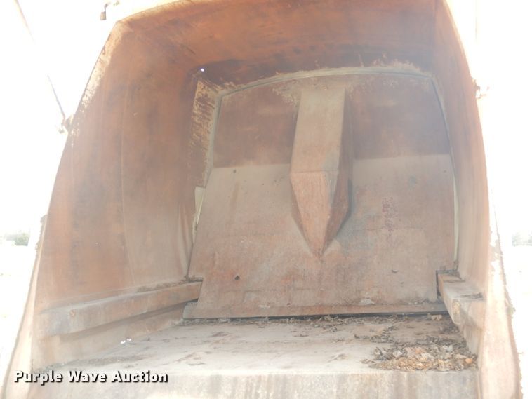 image for item GP9028 1996 Freightliner FL70 refuse truck