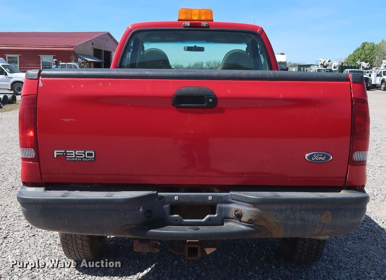 image for item GS9843 2003 Ford F350 Super Duty XL  pickup truck