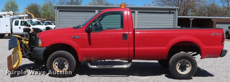 image for item GS9843 2003 Ford F350 Super Duty XL  pickup truck