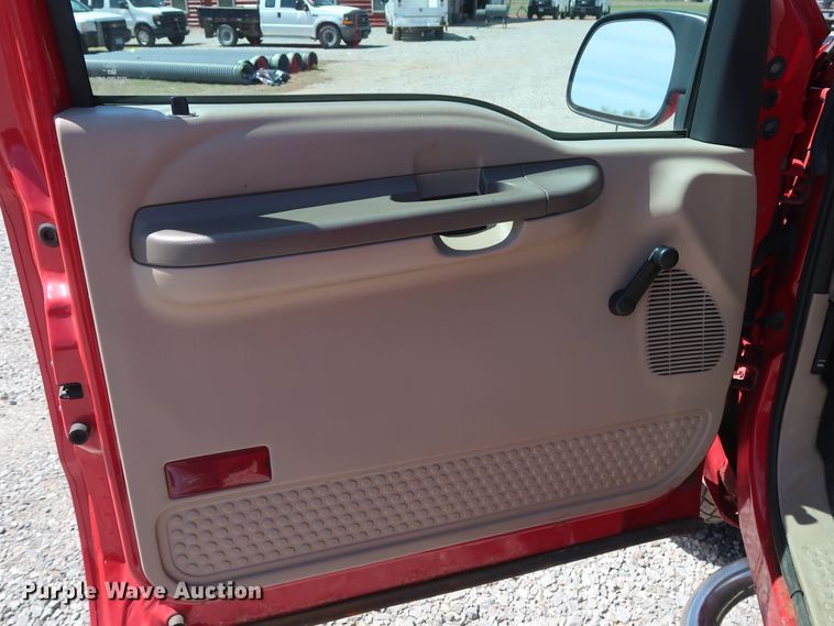 image for item GS9843 2003 Ford F350 Super Duty XL  pickup truck