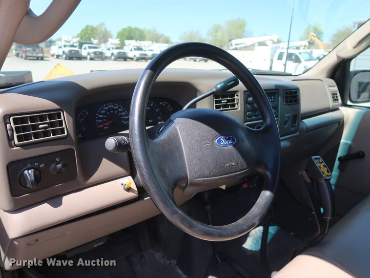 image for item GS9843 2003 Ford F350 Super Duty XL  pickup truck