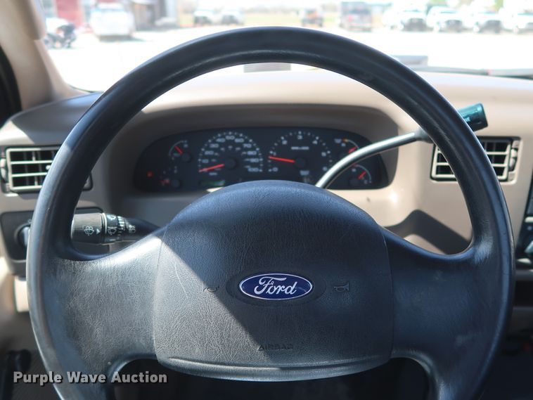 image for item GS9843 2003 Ford F350 Super Duty XL  pickup truck