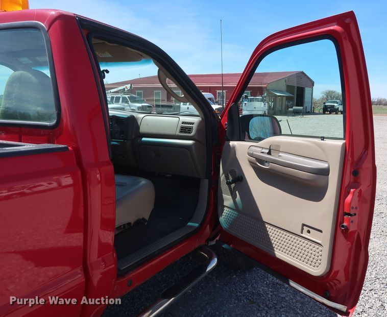 image for item GS9843 2003 Ford F350 Super Duty XL  pickup truck