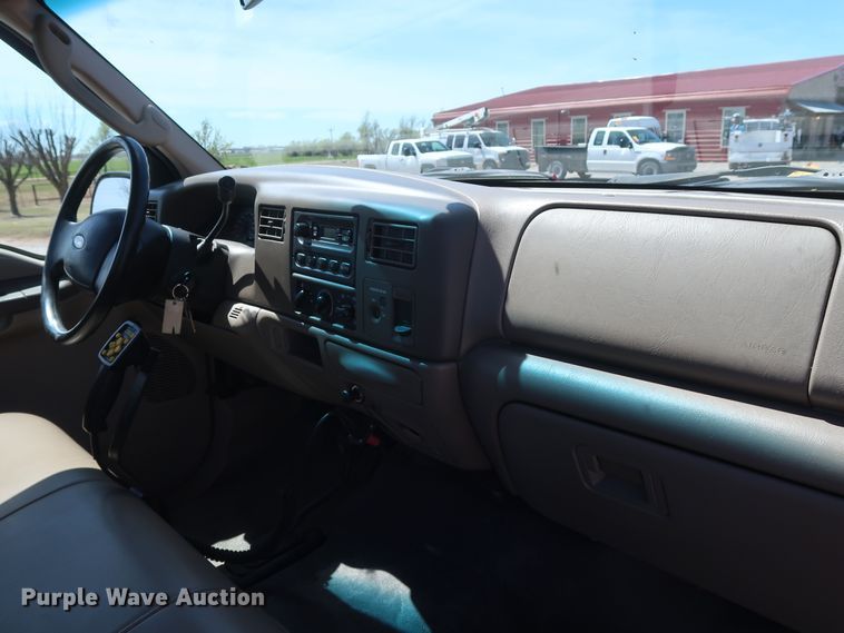 image for item GS9843 2003 Ford F350 Super Duty XL  pickup truck