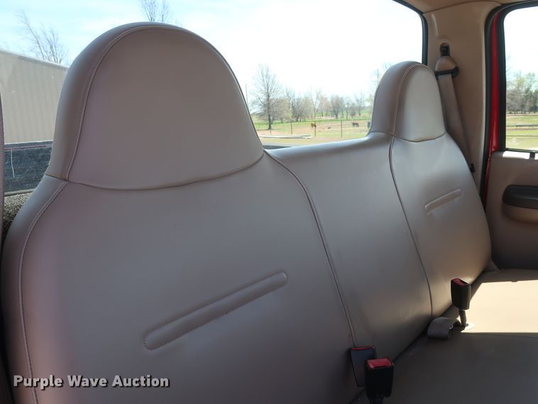 image for item GS9843 2003 Ford F350 Super Duty XL  pickup truck