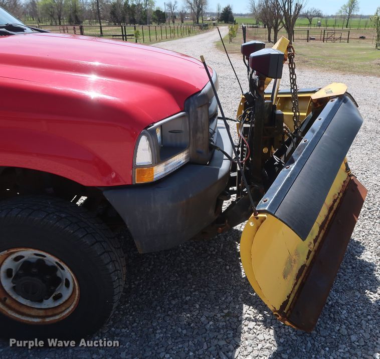 image for item GS9843 2003 Ford F350 Super Duty XL  pickup truck