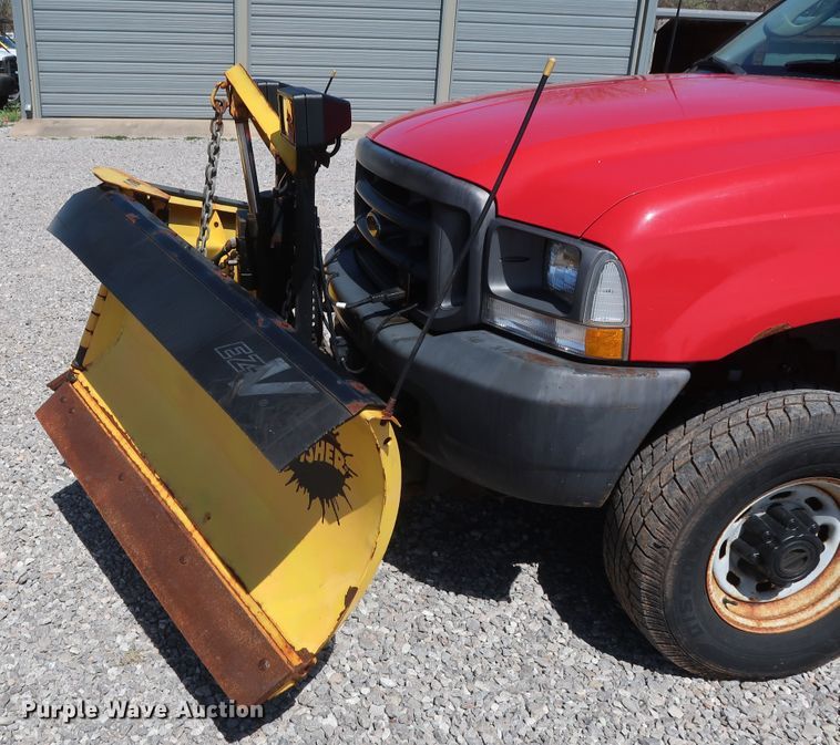 image for item GS9843 2003 Ford F350 Super Duty XL  pickup truck