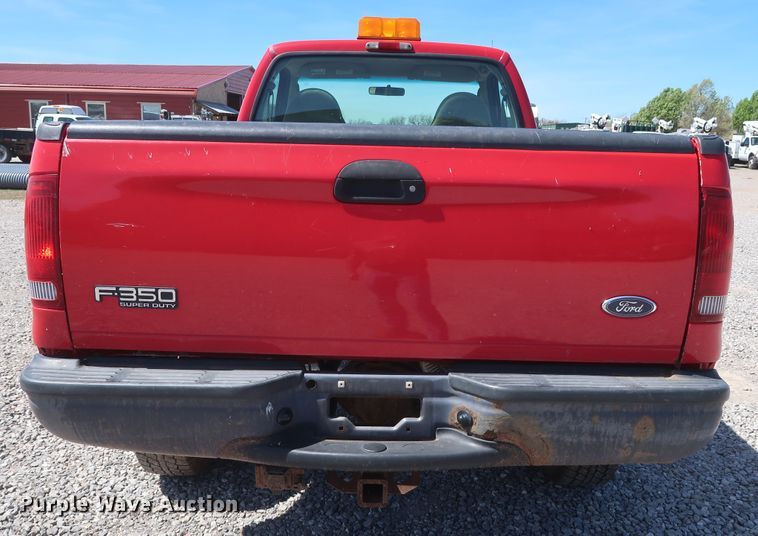 image for item GS9843 2003 Ford F350 Super Duty XL  pickup truck