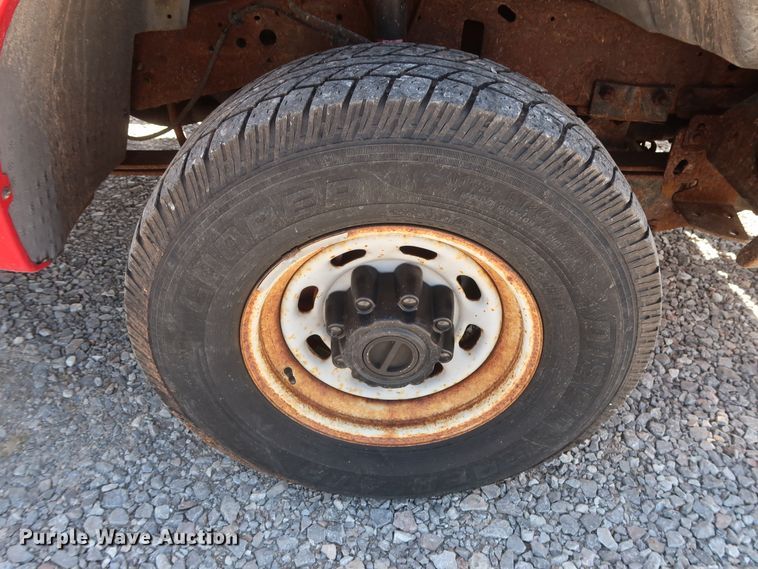 image for item GS9843 2003 Ford F350 Super Duty XL  pickup truck