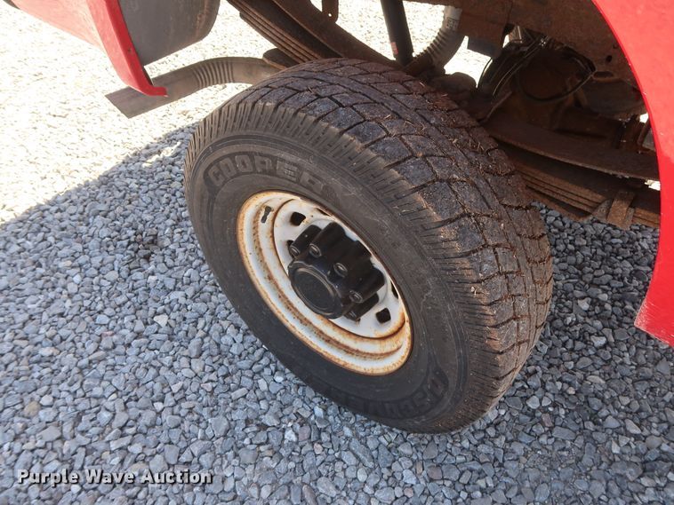 image for item GS9843 2003 Ford F350 Super Duty XL  pickup truck