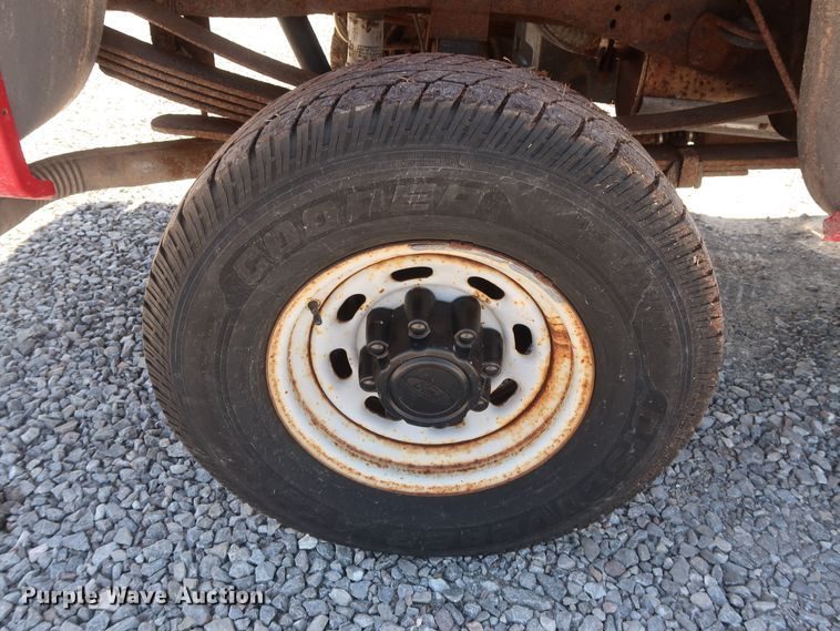 image for item GS9843 2003 Ford F350 Super Duty XL  pickup truck