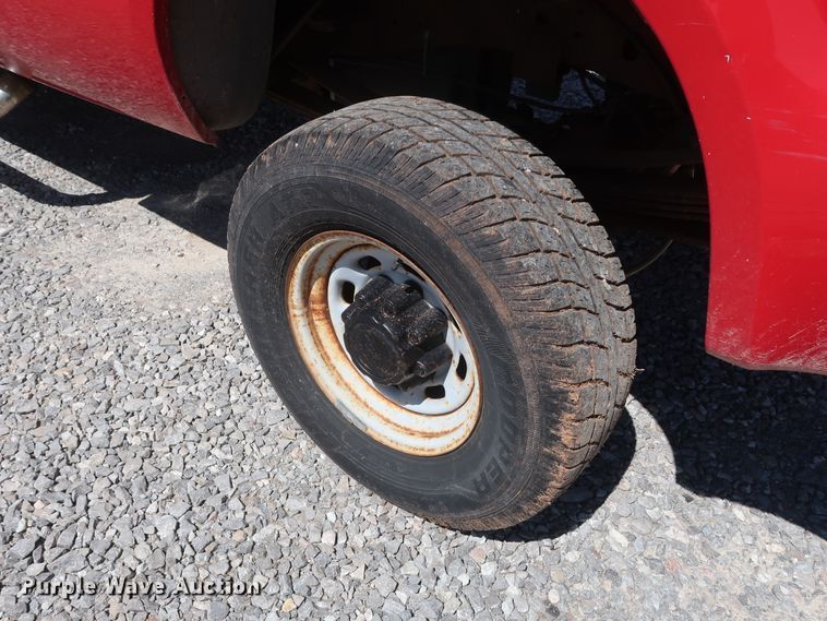 image for item GS9843 2003 Ford F350 Super Duty XL  pickup truck