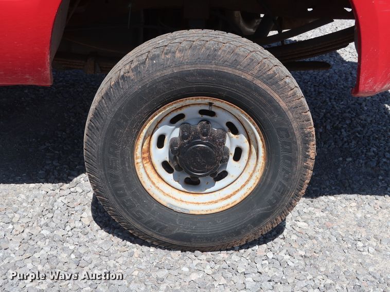 image for item GS9843 2003 Ford F350 Super Duty XL  pickup truck