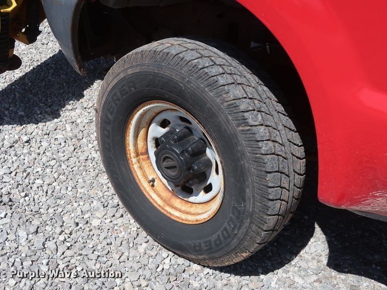 image for item GS9843 2003 Ford F350 Super Duty XL  pickup truck