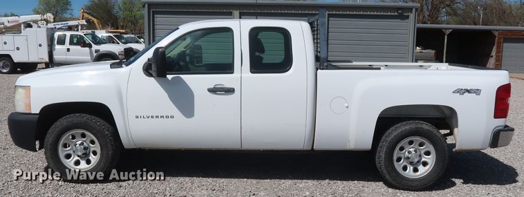 image for item GS9847 2010 Chevrolet Silverado 1500  Ext. Cab pickup truck
