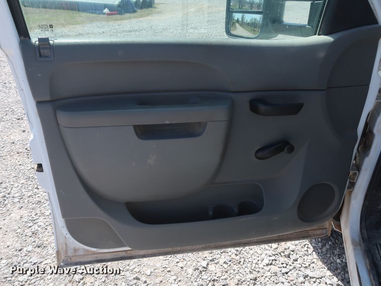 image for item GS9847 2010 Chevrolet Silverado 1500  Ext. Cab pickup truck