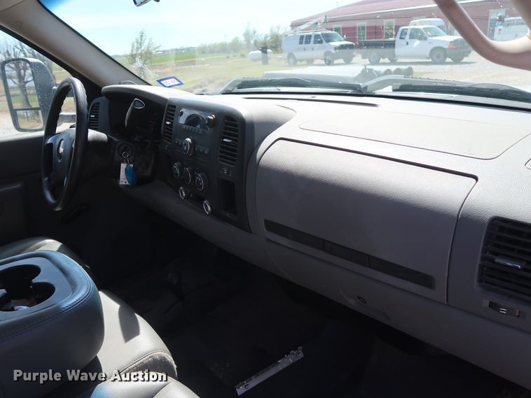 image for item GS9847 2010 Chevrolet Silverado 1500  Ext. Cab pickup truck