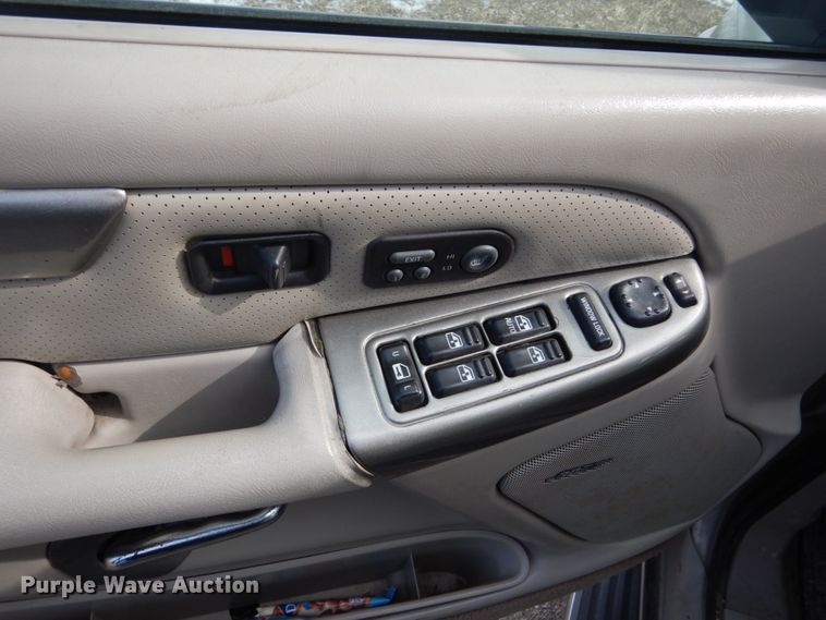 image for item GW9606 2002 Cadillac Escalade  SUV