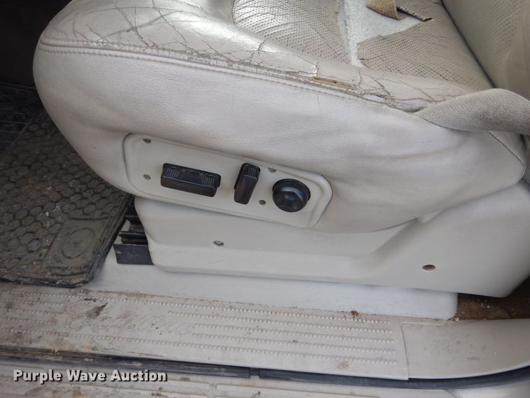 image for item GW9606 2002 Cadillac Escalade  SUV