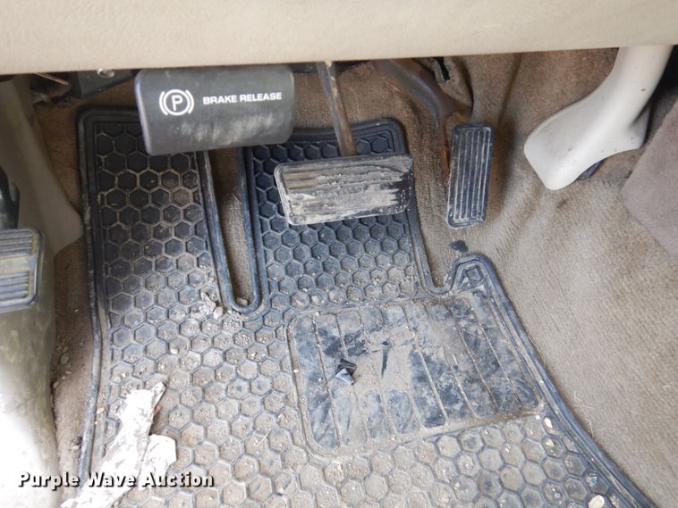 image for item GW9606 2002 Cadillac Escalade  SUV