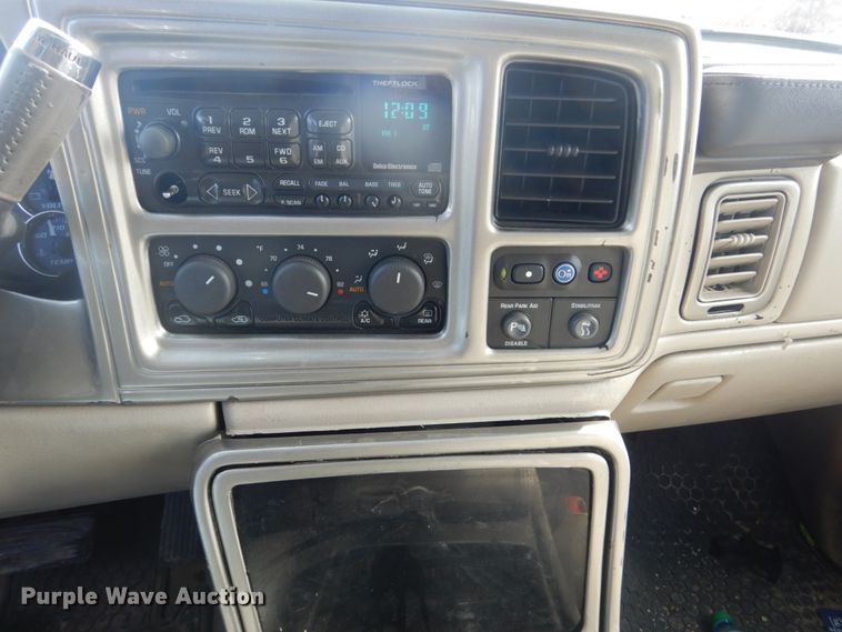 image for item GW9606 2002 Cadillac Escalade  SUV