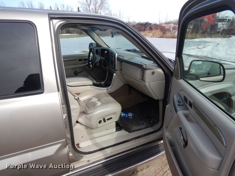 image for item GW9606 2002 Cadillac Escalade  SUV