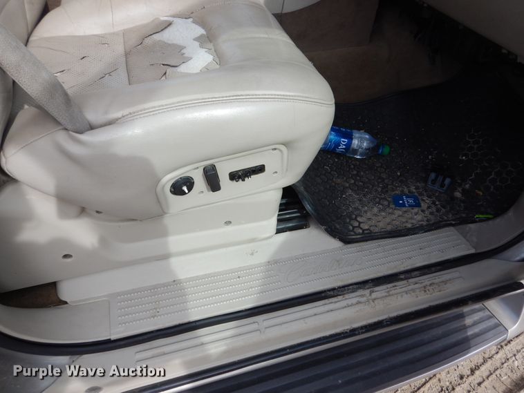 image for item GW9606 2002 Cadillac Escalade  SUV