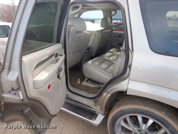 image for item GW9606 2002 Cadillac Escalade  SUV