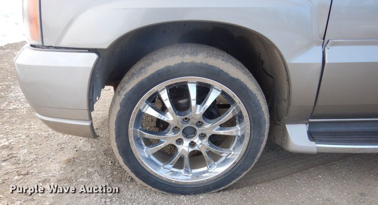 image for item GW9606 2002 Cadillac Escalade  SUV