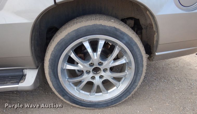 image for item GW9606 2002 Cadillac Escalade  SUV