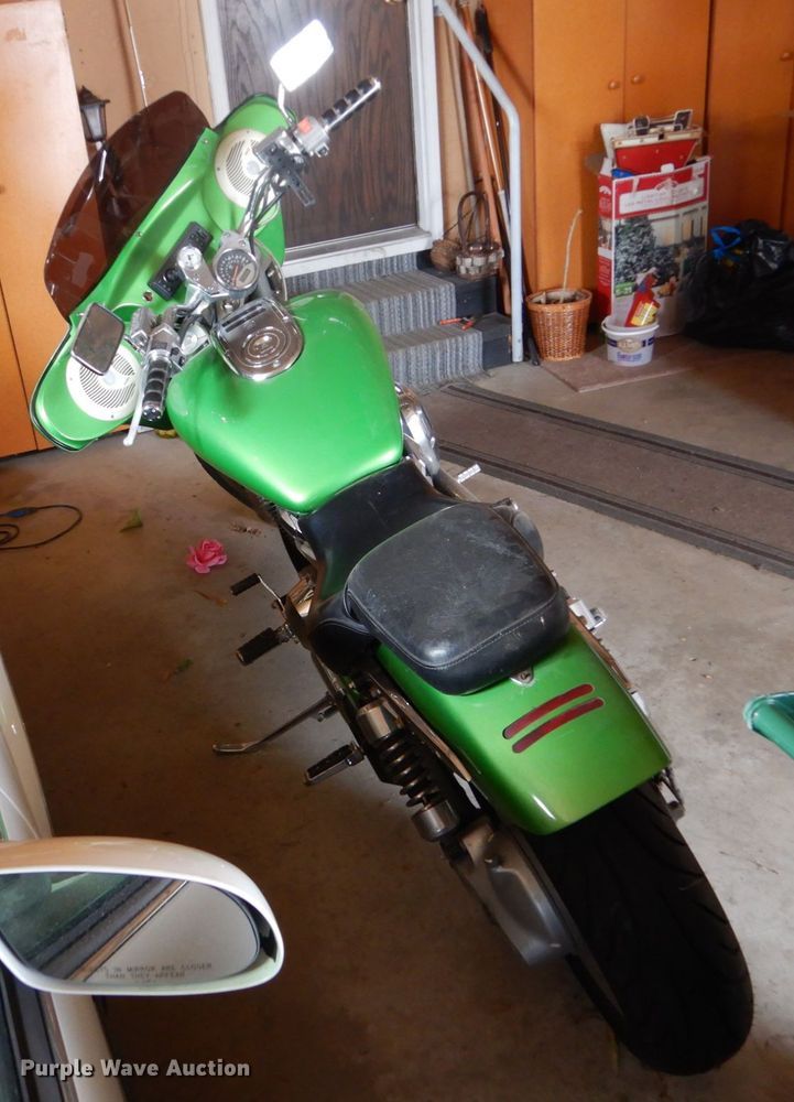 image for item GW9607 2002 Honda VTX1800C2 motorcycle