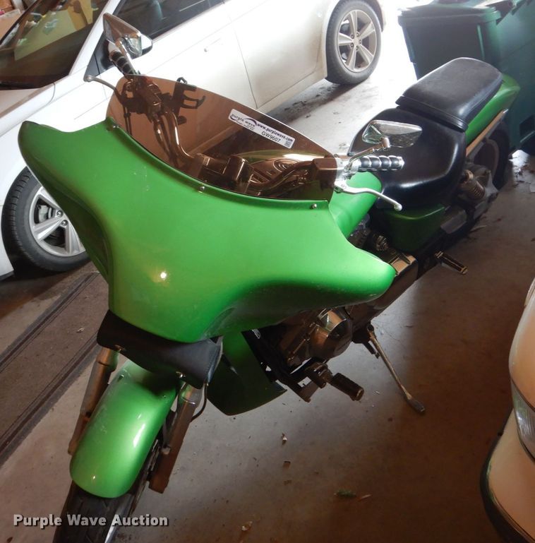 image for item GW9607 2002 Honda VTX1800C2 motorcycle