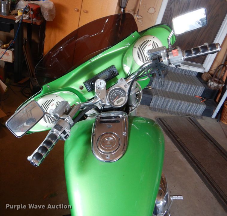 image for item GW9607 2002 Honda VTX1800C2 motorcycle